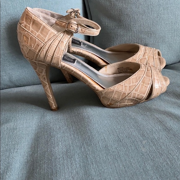 White House black market heels - Picture 2 of 4